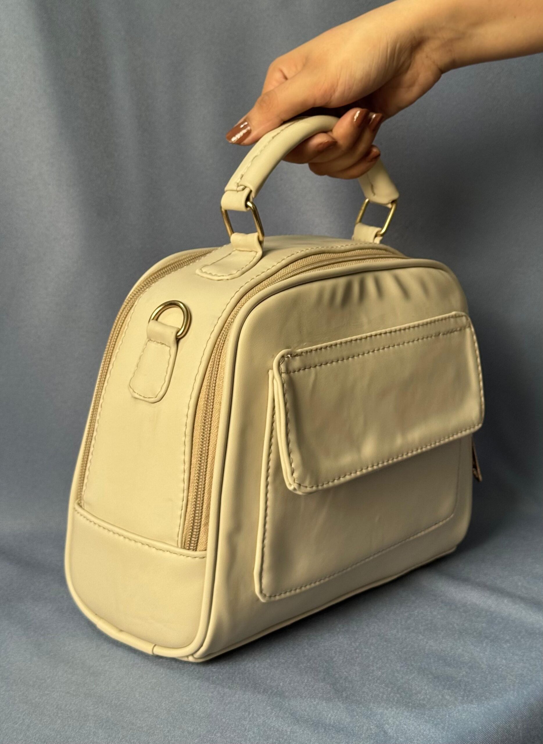 Compact Chic - Image 4