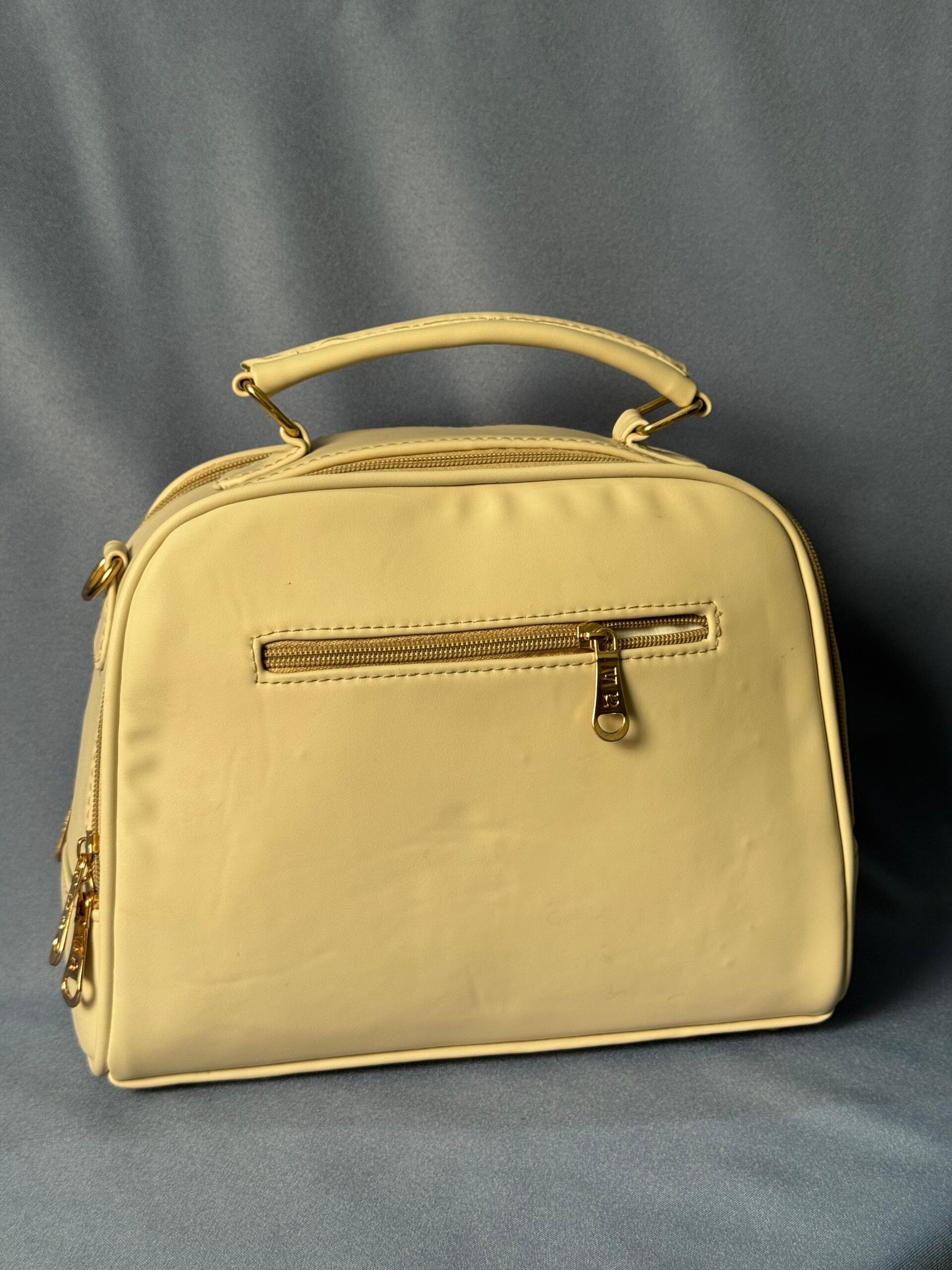 Compact Chic - Image 2